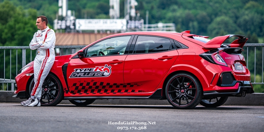 01 Banner top honda civic type r pha vo ky luc tai truong dua spa