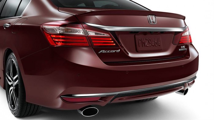 4 Duoi xe Honda Accord 2017